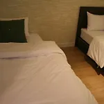 Y Hotel