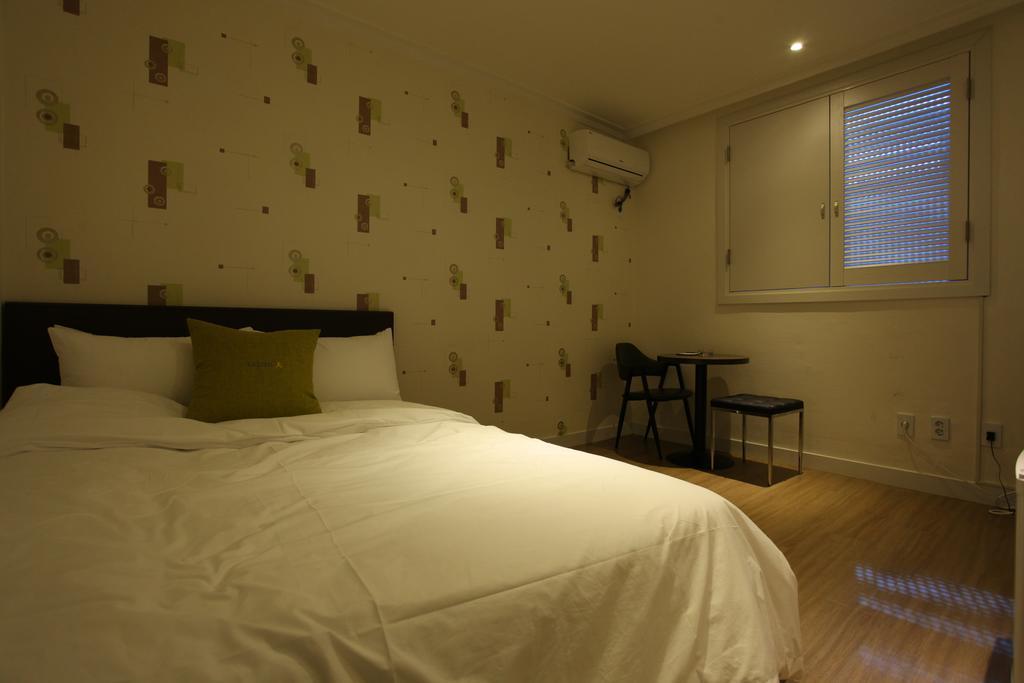 Hotel Y